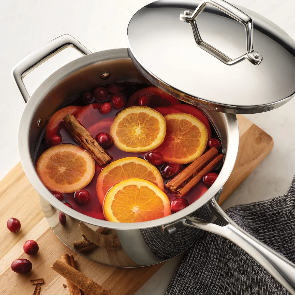 Tramontina 4 Qt Prima Stainless Steel Covered Sauce Pan 3 Tramontina 4 Qt Prima Stainless Steel Covered Sauce Pan