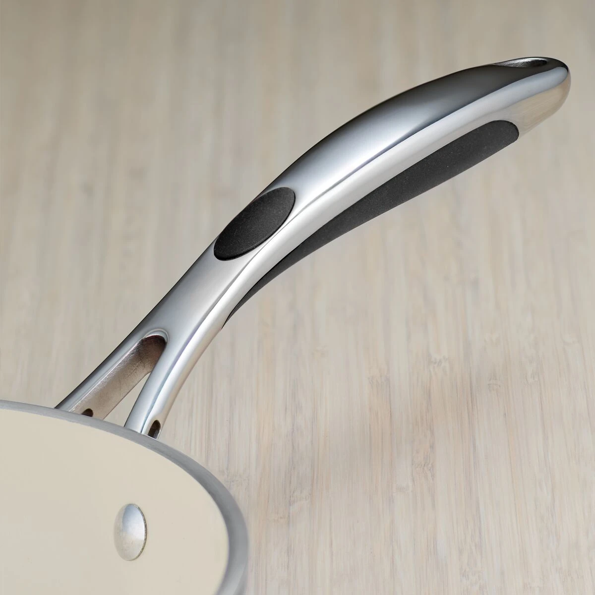 Tramontina 12 In Ceramic Fry Pan - Black 7 Tramontina 12 In Ceramic Fry Pan - Black - Image 5