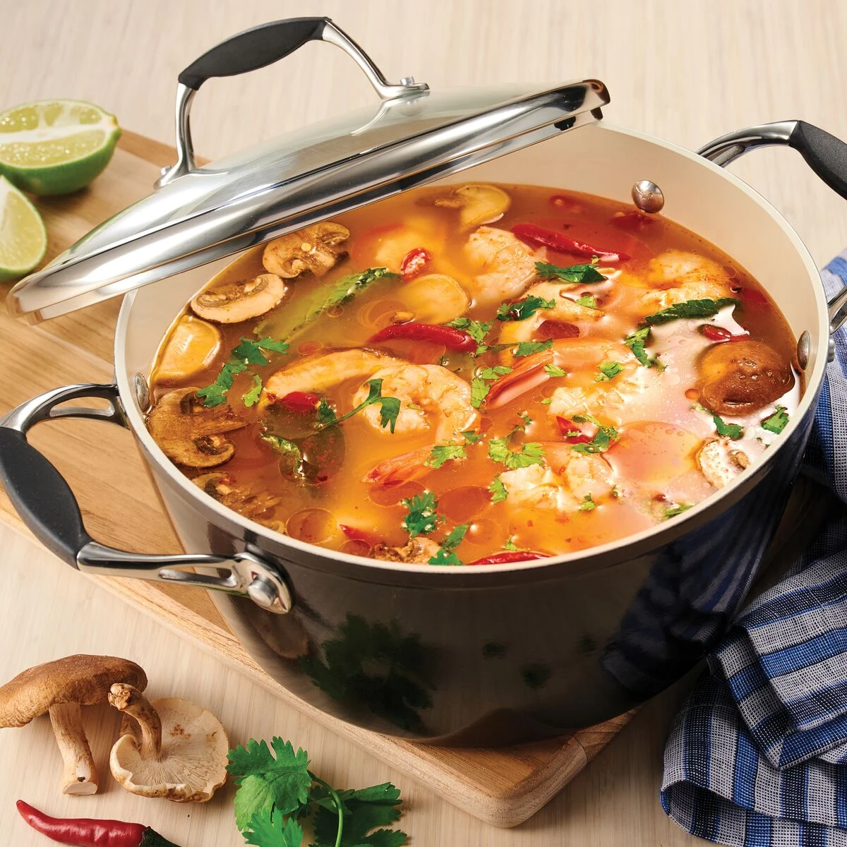 Tramontina 5 Qt Ceramic Covered Dutch Oven - Black 3 Tramontina 5 Qt Ceramic Covered Dutch Oven - Black