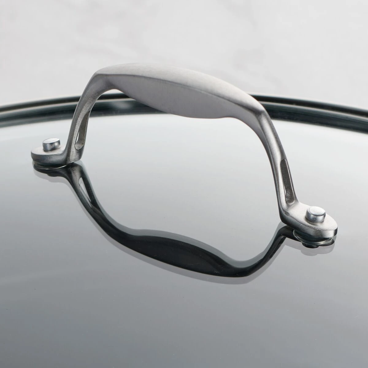 Tramontina 5.5 Qt Hard Anodized Aluminum Covered Deep Sauté Pan 7 Tramontina 5.5 Qt Hard Anodized Aluminum Covered Deep Sauté Pan - Image 5