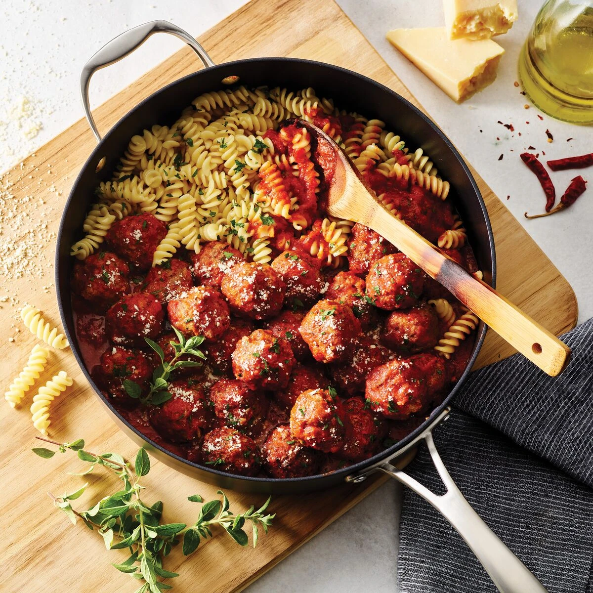 Tramontina 5.5 Qt Hard Anodized Aluminum Covered Deep Sauté Pan 3 Tramontina 5.5 Qt Hard Anodized Aluminum Covered Deep Sauté Pan