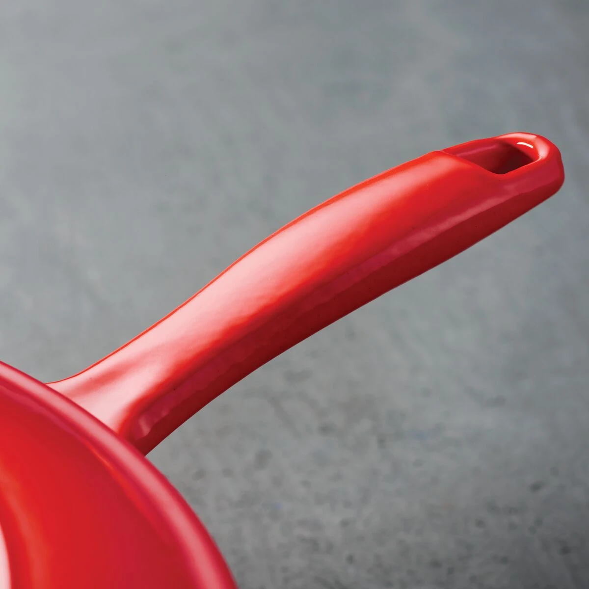 Tramontina 2.5 Qt Enameled Cast-Iron Series 1000 Covered Sauce Pan - Gradated Red 7 Tramontina 2.5 Qt Enameled Cast-Iron Series 1000 Covered Sauce Pan - Gradated Red - Image 5