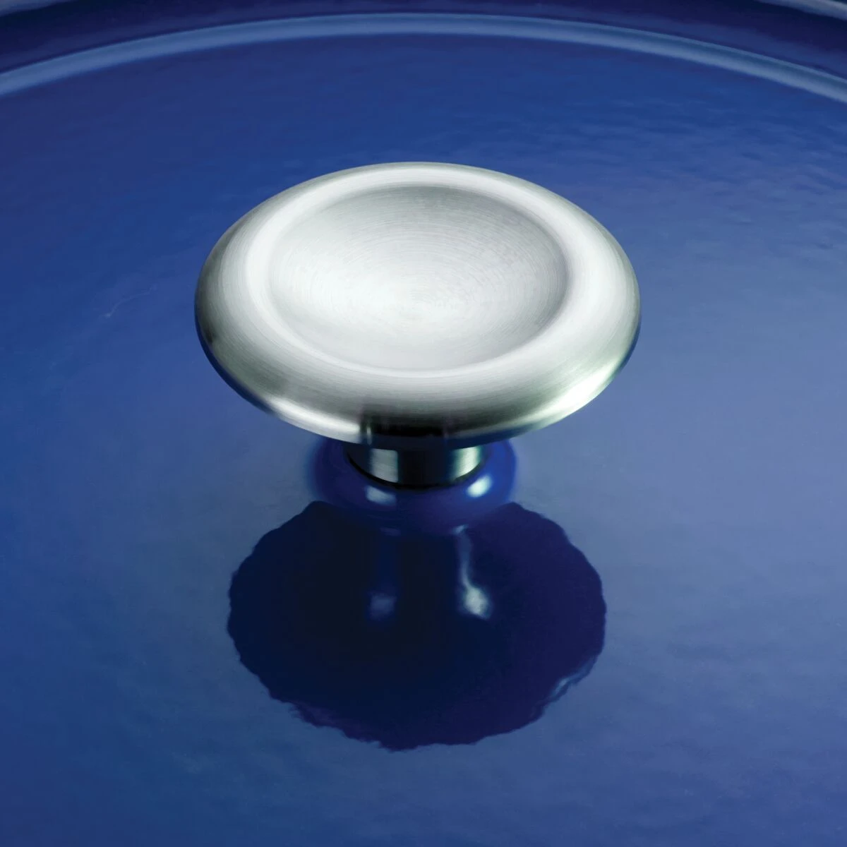 Tramontina 3 Qt Enameled Cast-Iron Series 1000 Covered Saucier - Gradated Cobalt 6 Tramontina 3 Qt Enameled Cast-Iron Series 1000 Covered Saucier - Gradated Cobalt - Image 4