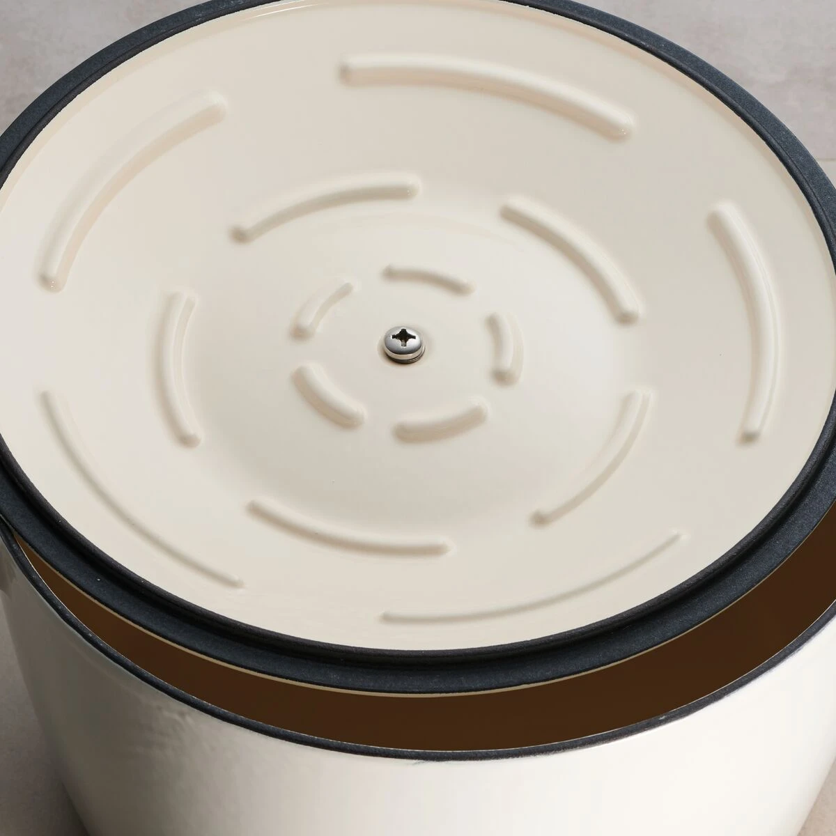 Tramontina 7 Qt Enameled Cast Iron Covered Tall Round Dutch Oven - Latte 9 Tramontina 7 Qt Enameled Cast Iron Covered Tall Round Dutch Oven - Latte - Image 7