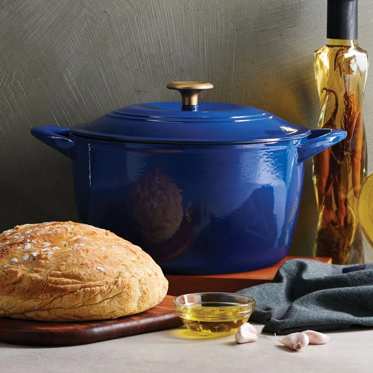 Tramontina 7 Qt Enameled Cast Iron Covered Tall Round Dutch Oven - Classic Blue With Gold Knob 3 Tramontina 7 Qt Enameled Cast Iron Covered Tall Round Dutch Oven - Classic Blue With Gold Knob