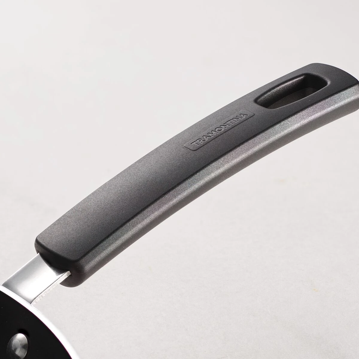 Tramontina Sicilia 9.5 In Aluminum Nonstick Saute Pan - Hazelnut 6 Tramontina Sicilia 9.5 In Aluminum Nonstick Saute Pan - Hazelnut - Image 4