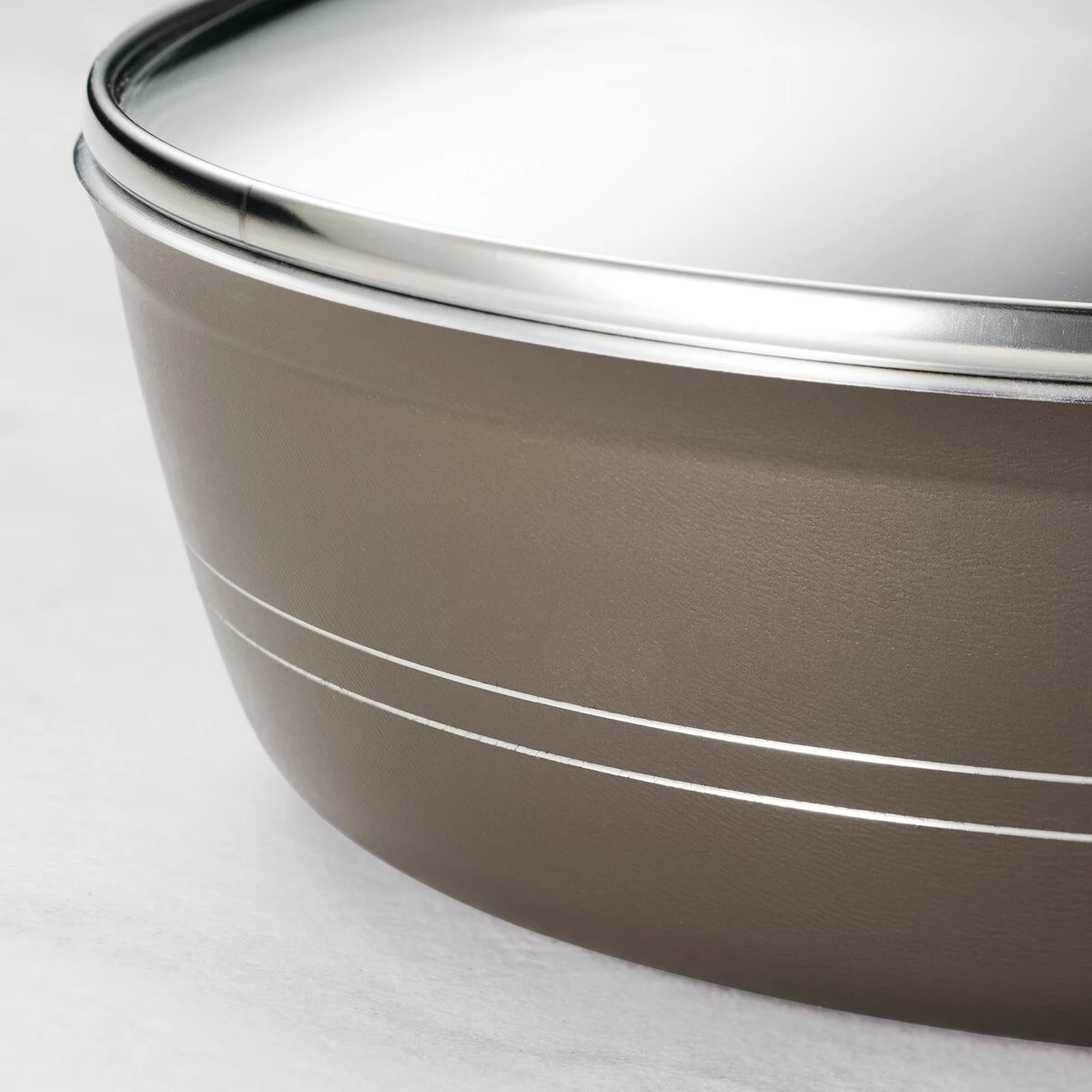 Tramontina Sicilia 2.5 Qt Aluminum Nonstick Covered Sauce Pan - Hazelnut 4 Tramontina Sicilia 2.5 Qt Aluminum Nonstick Covered Sauce Pan - Hazelnut - Image 2