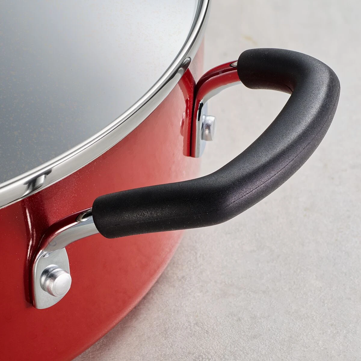 Tramontina 5.5 Qt Covered Nonstick Jumbo Cooker - Metallic Red 6 Tramontina 5.5 Qt Covered Nonstick Jumbo Cooker - Metallic Red - Image 4