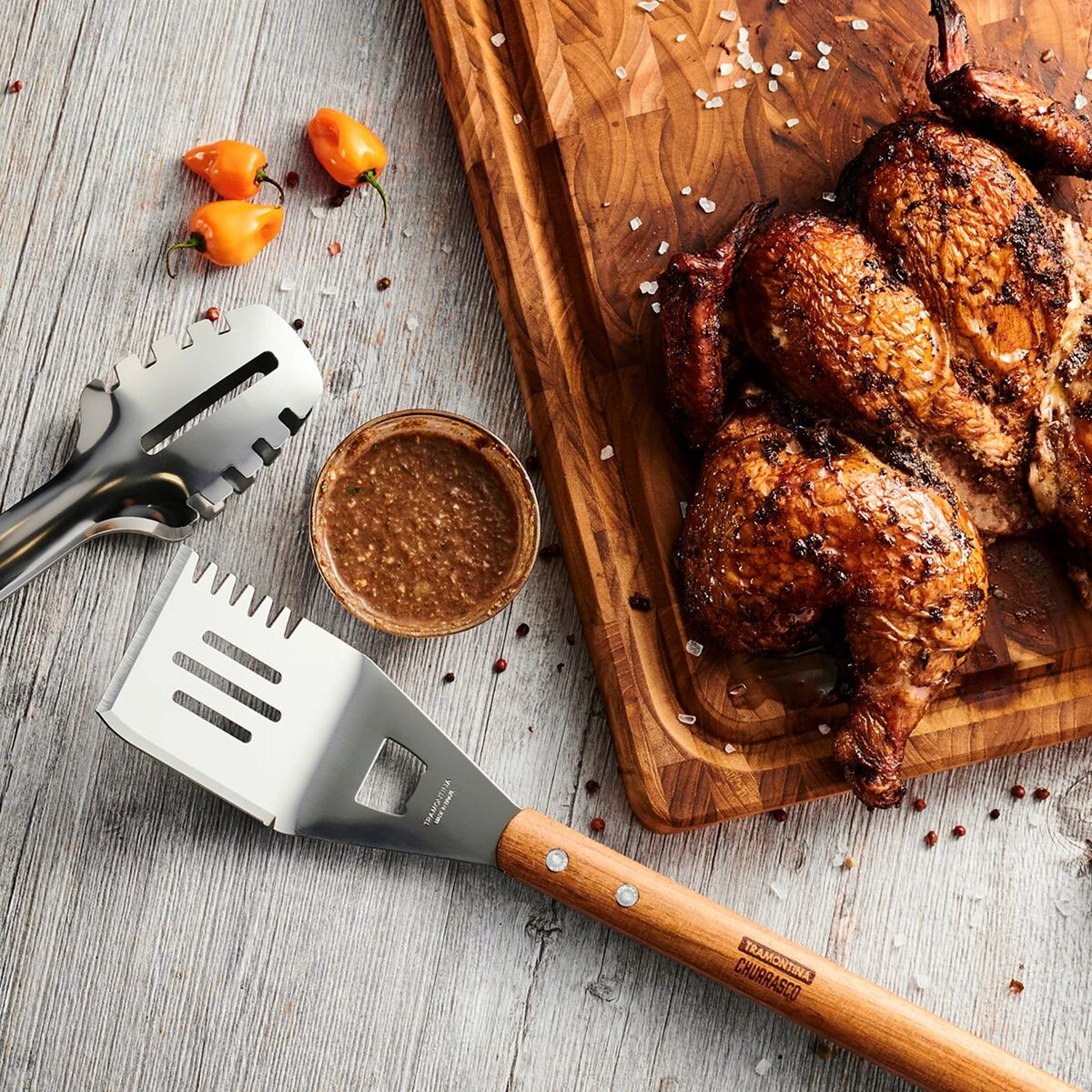 Tramontina Churrasco BBQ Tongs With Wood Handle 4 Tramontina Churrasco BBQ Tongs With Wood Handle - Image 2