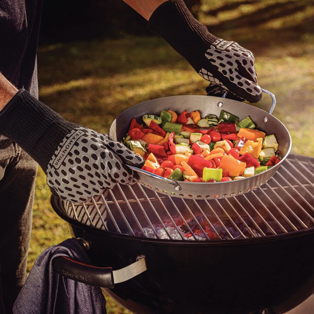 Tramontina Churrasco BBQ 12 In Round Carbon Steel Grill Pan 3 Tramontina Churrasco BBQ 12 In Round Carbon Steel Grill Pan