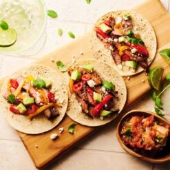 Tramontina 19 In X 7.5 In Teak Wood Rectangle Serving Board With Handle -Tramontina 81000024IXM003G