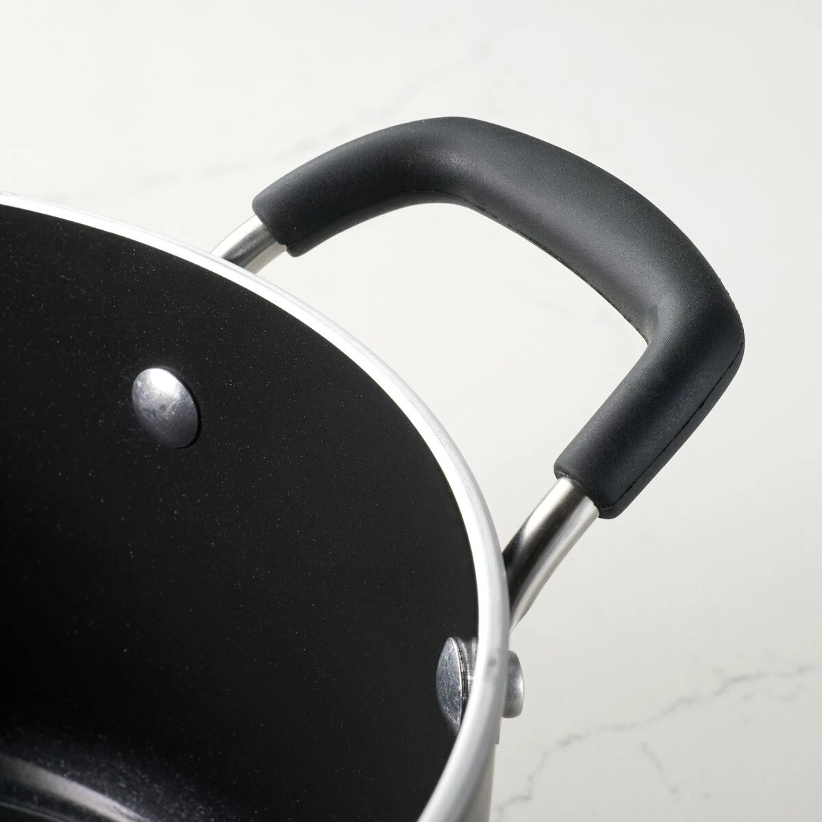 Tramontina Guru 5 Qt Ceramic Nonstick Covered Dutch Oven 6 Tramontina Guru 5 Qt Ceramic Nonstick Covered Dutch Oven - Image 4